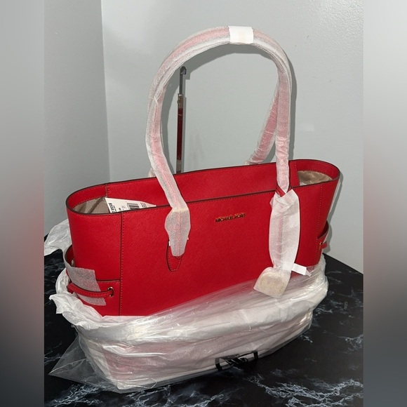 MICHAEL KORS Handbag Gilly Large Saffiano Leather Tote Bag in Red AUTHENTIC NWT - Picture 5 of 8